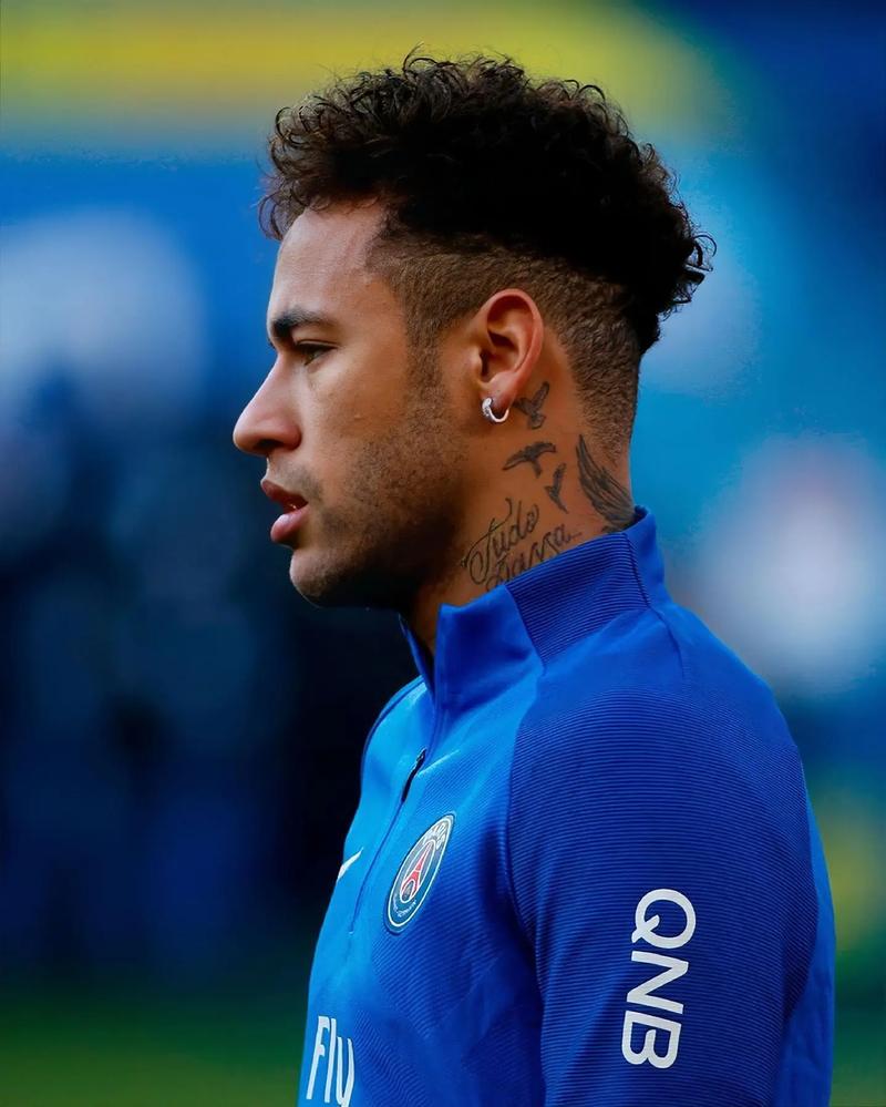 欧冠前瞻：巴萨誓报攻占诺坎普之仇，法兰克福刚经历客场惨案（欧冠前瞻：巴萨誓雪诺坎普之耻，法兰克福刚遭客场惨败）