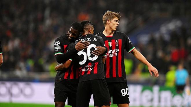 足球意甲豪门迎来10连胜，状态如日中天（意甲豪门斩获10连胜，气势如虹）