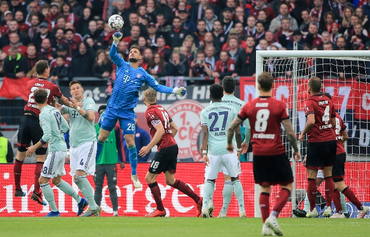 NBA杯战报：卡斯尔30分10板6助，马刺132-119击败湖人