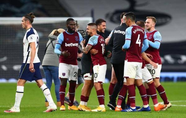 门将成最大主角，连续神扑吓傻对手