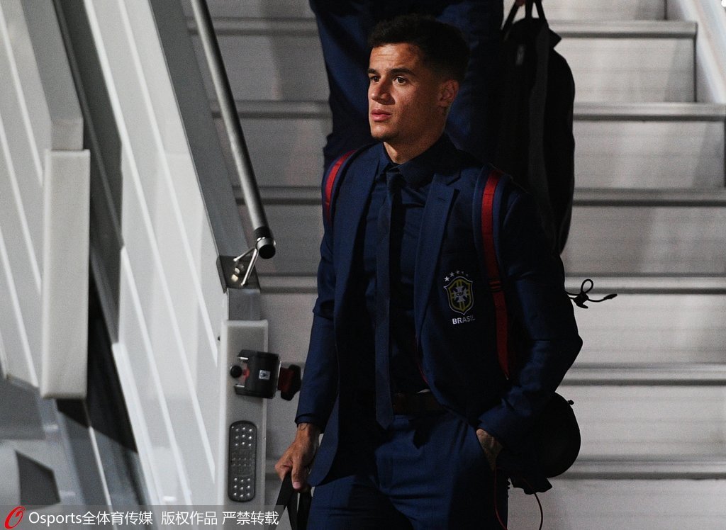 莫耶斯：本赛季英超判罚标准摇摆不定，裁判也懒得解释（莫耶斯批评本季英超判罚不统一，裁判不愿解释）