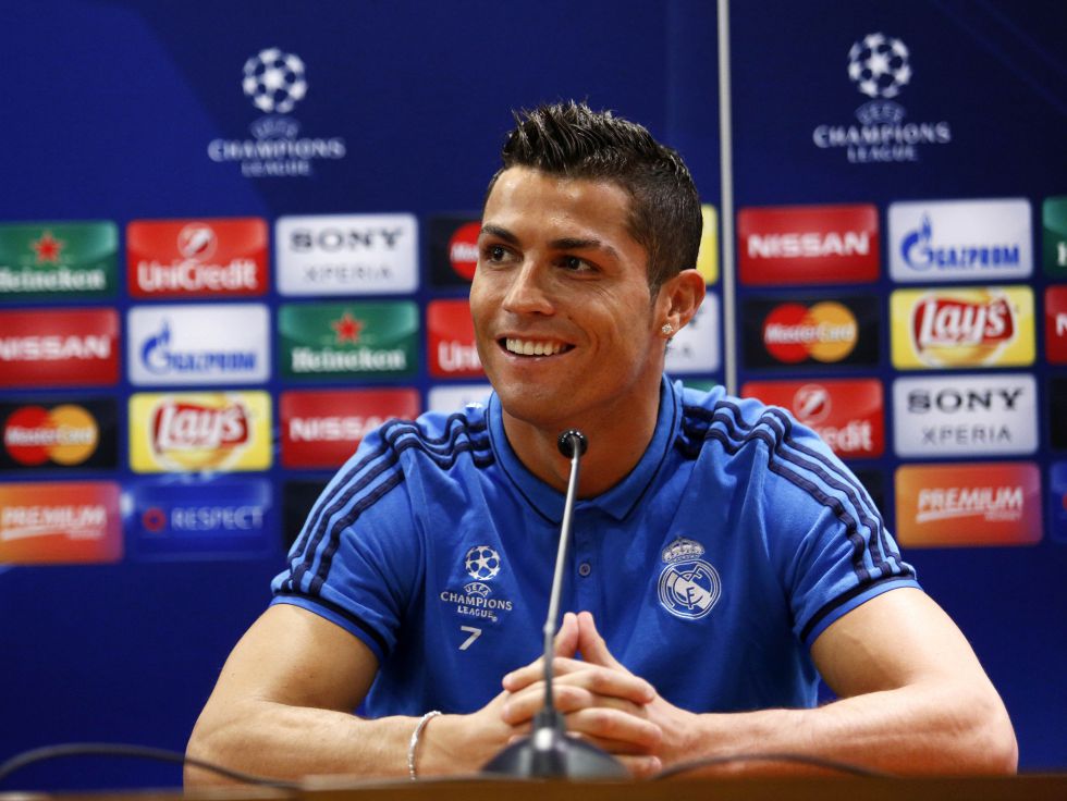 英超：曼城主场3-1击败布莱顿（英超：曼城坐镇主场3比1力克布莱顿）