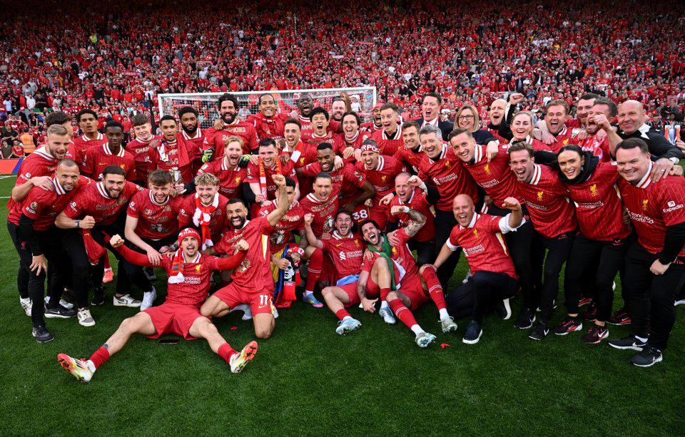 半场战报：温哥华白浪2-0洛杉矶，拉沃尔达、萨比建功