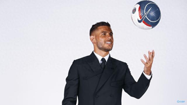 足球是空间博弈（足球，一场空间的较量）